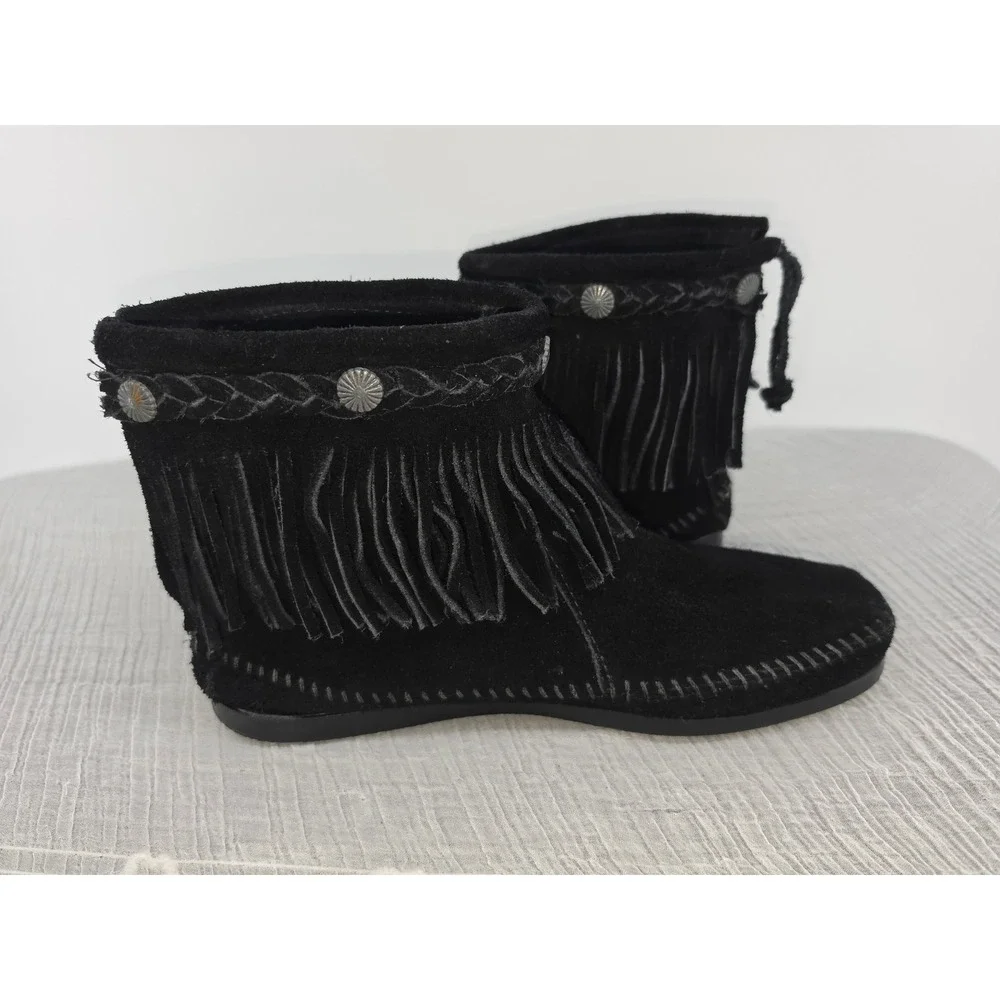 Minnetonka Womens Black Suede Fringe Ankle Boots Concho Back Zip Moccasin 299 9